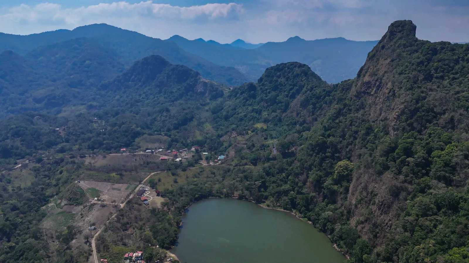 Laguna de San Carlos y Cerro Picacho